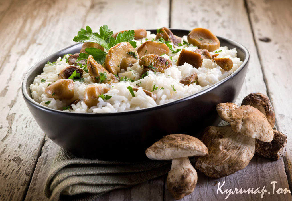 Рисовая каша с капустой и грибами