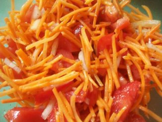 Салат из моркови по‑корейски, яблок и помидоров