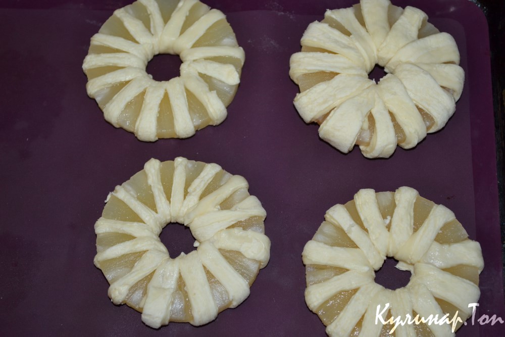 Слойки с ананасами