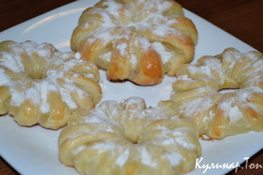 Слойки с ананасами