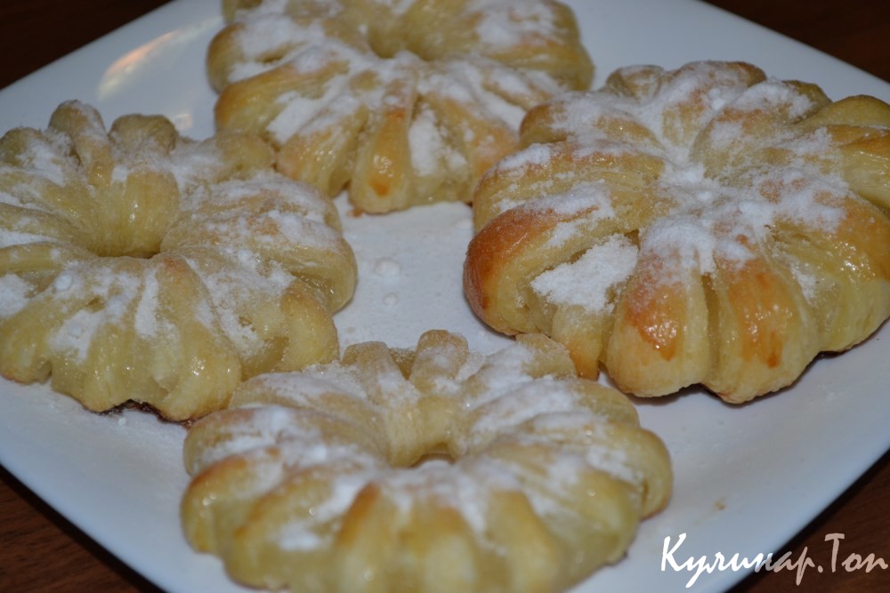 Слойки с ананасами