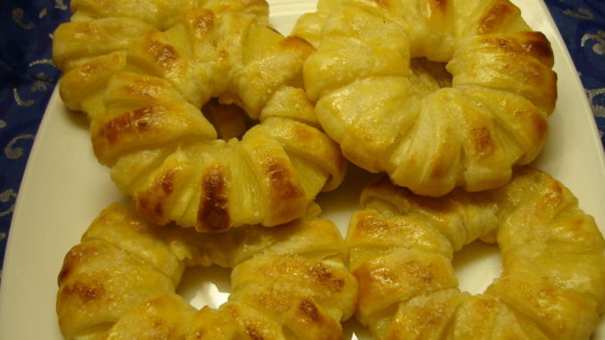 Слойки с ананасом Слойки с ананасом