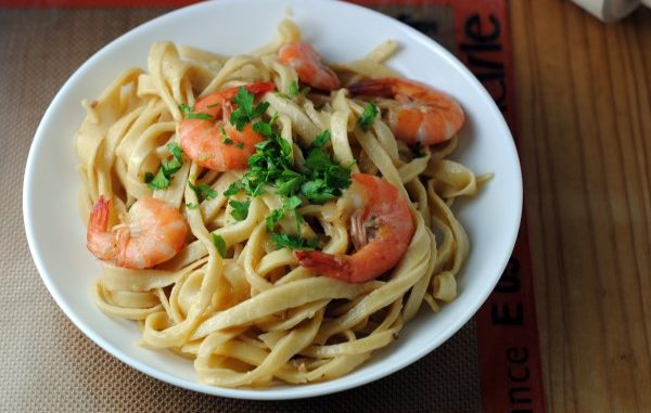 Тальятелле с курицей и креветками Тальятелле с курицей и креветками