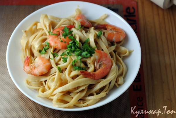 Тальятелле с курицей и креветками