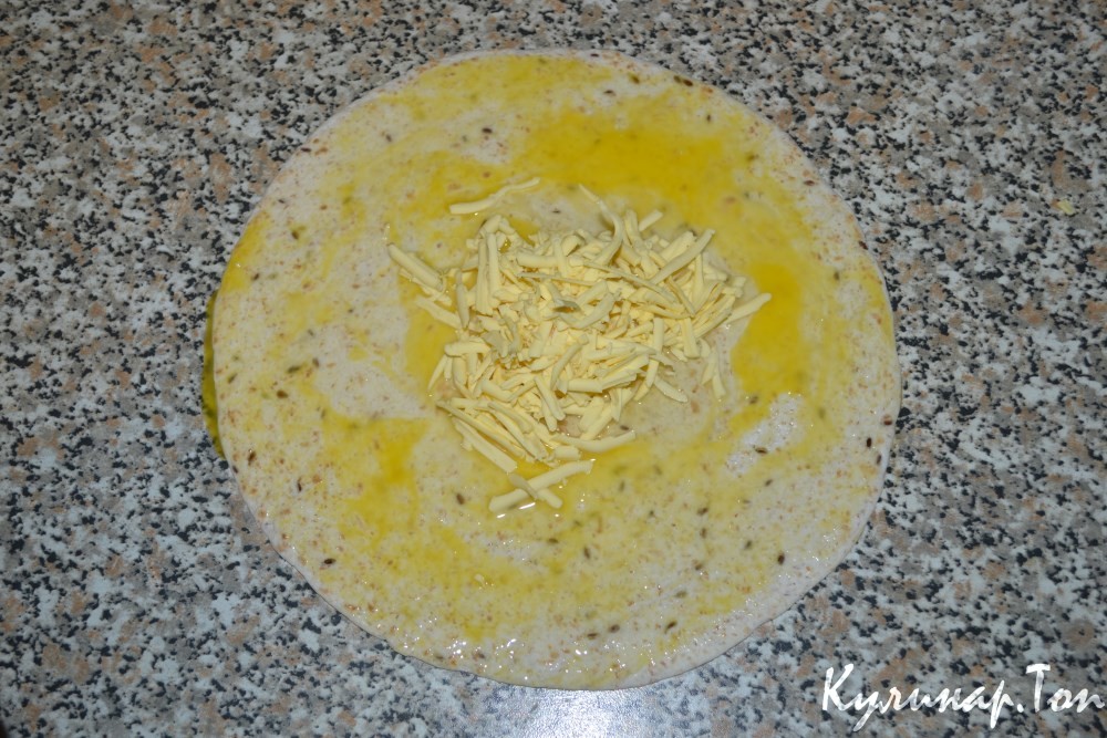 Тортилья с сыром и сосисками