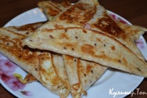 Тортилья с сыром и сосисками