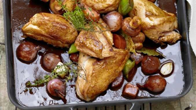 Тушеная курица в красном вине Тушеная курица в красном вине