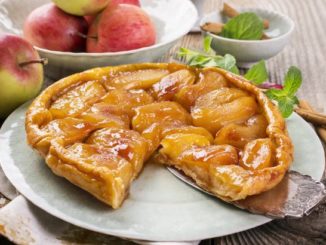 Яблочный пирог с карамелью