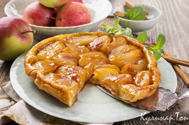 Яблочный пирог с карамелью