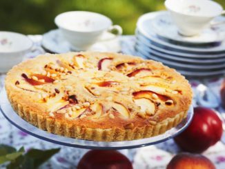 Яблочный пирог с орехами
