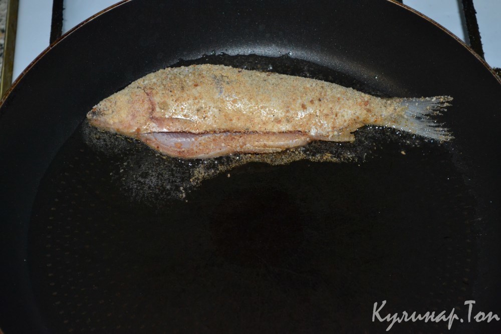 Жаренный сырок с чесноком