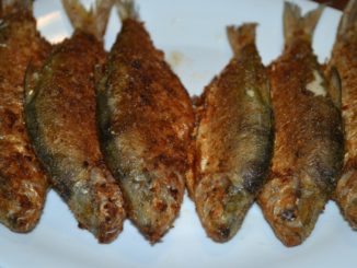 Жаренный сырок с чесноком