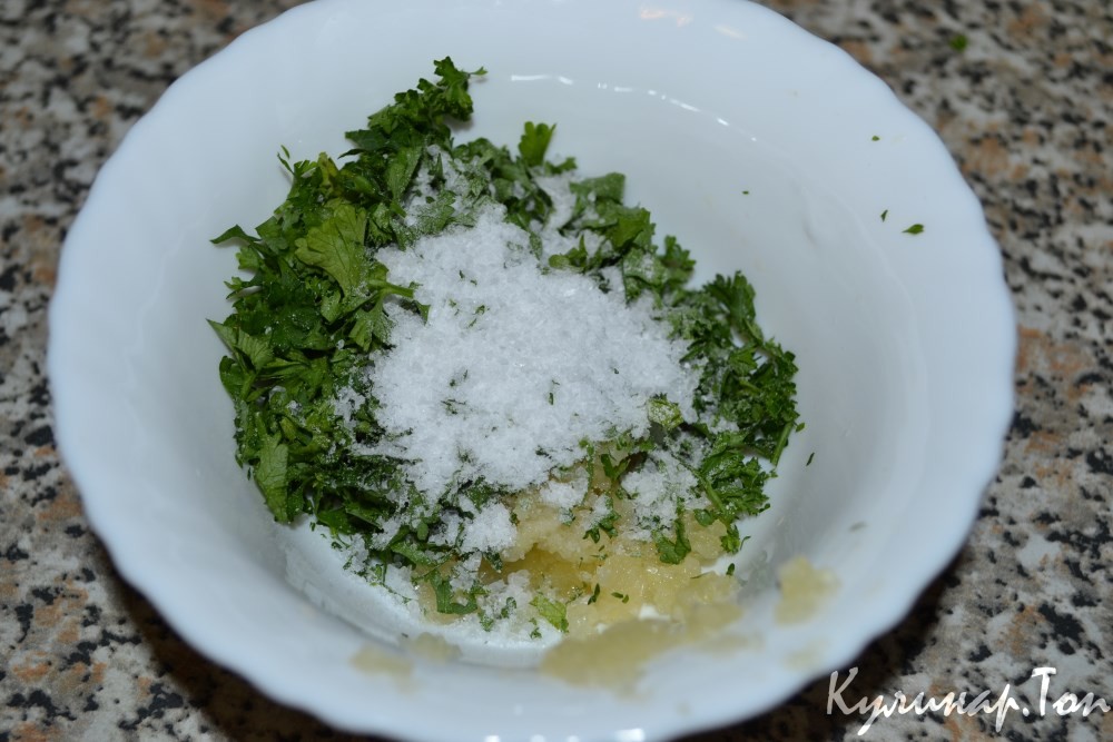 Жареный сырок с петрушкой и лимоном