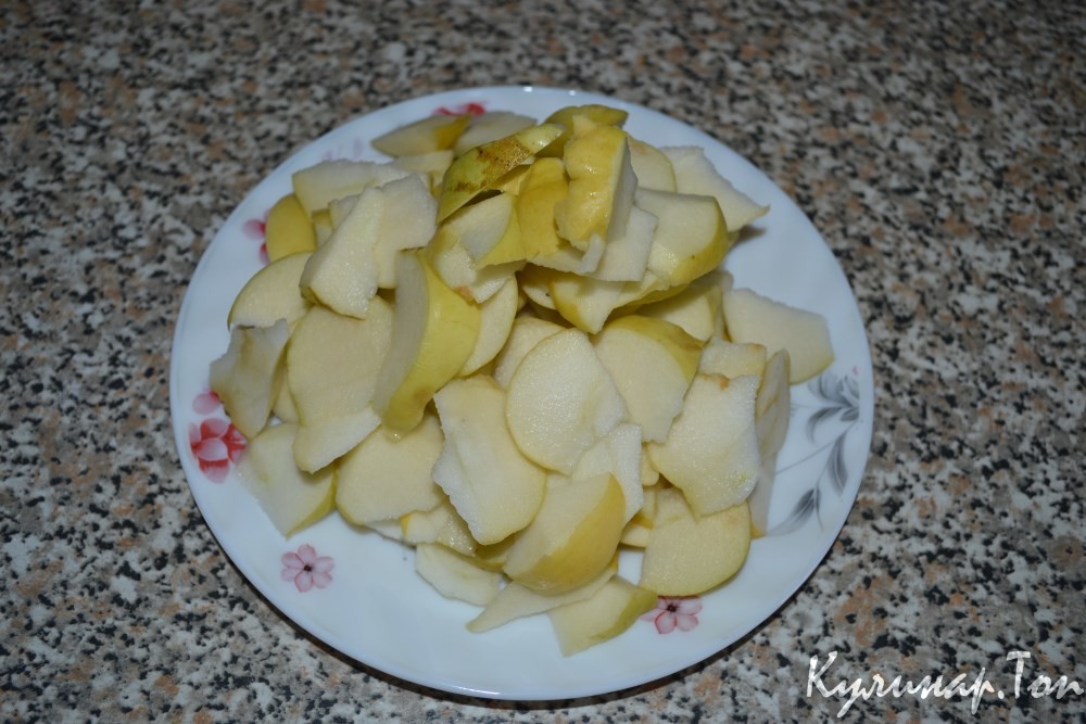 Заливной пирог с яблоками