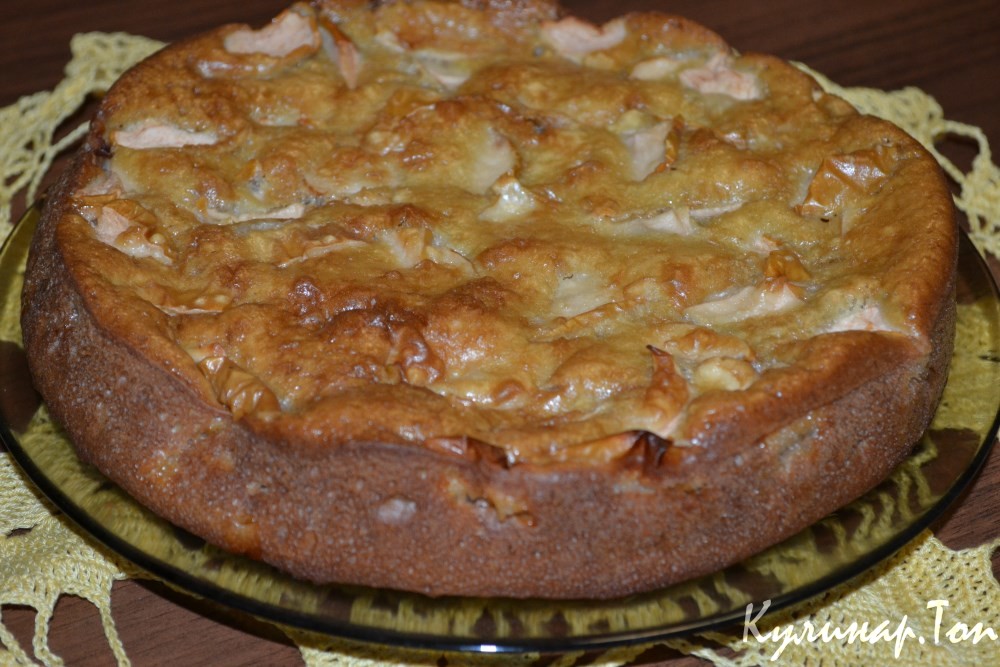 Заливной пирог с яблоками