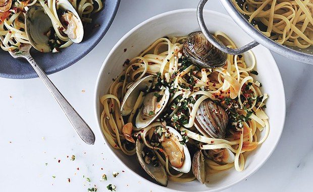 linguine-and-clams-with-almonds-and-herbs-112816