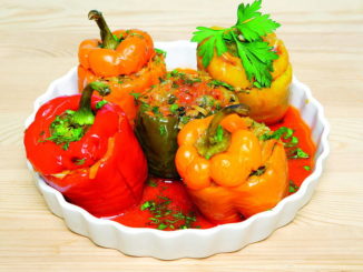 Болгарский перец, фаршированный овощами