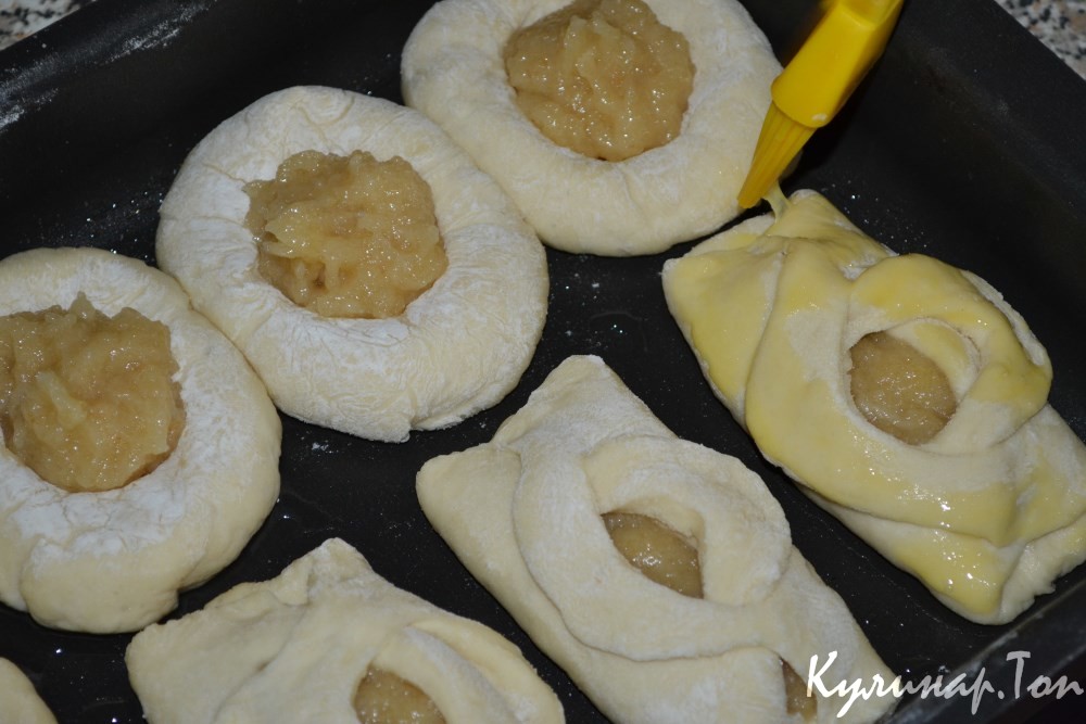 Булочки с яблочным пюре
