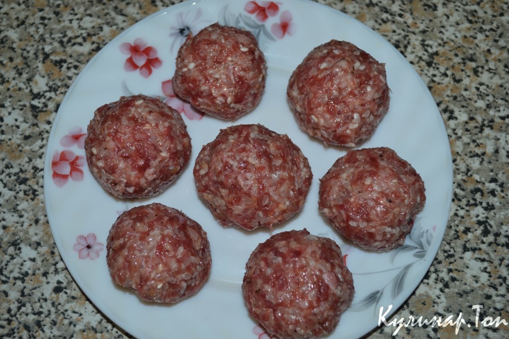 "Ежики" с картофелем в сметанном соусе