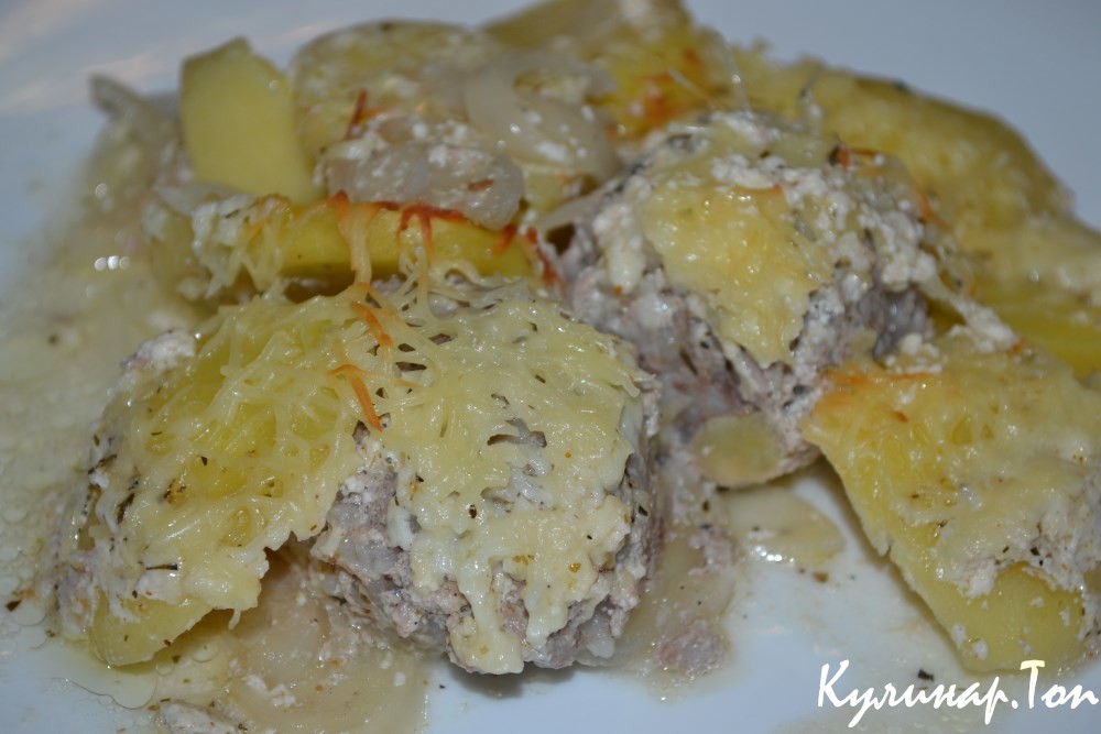 "Ежики" с картофелем в сметанном соусе