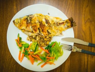 Карась, фаршированный гречкой