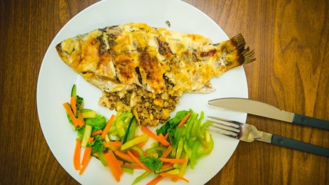 Карась, фаршированный гречкой Карась, фаршированный гречкой