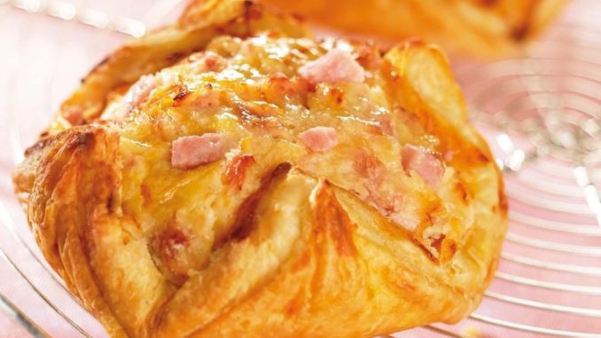 Корзиночки с колбасками и сыром Корзиночки с колбасками и сыром
