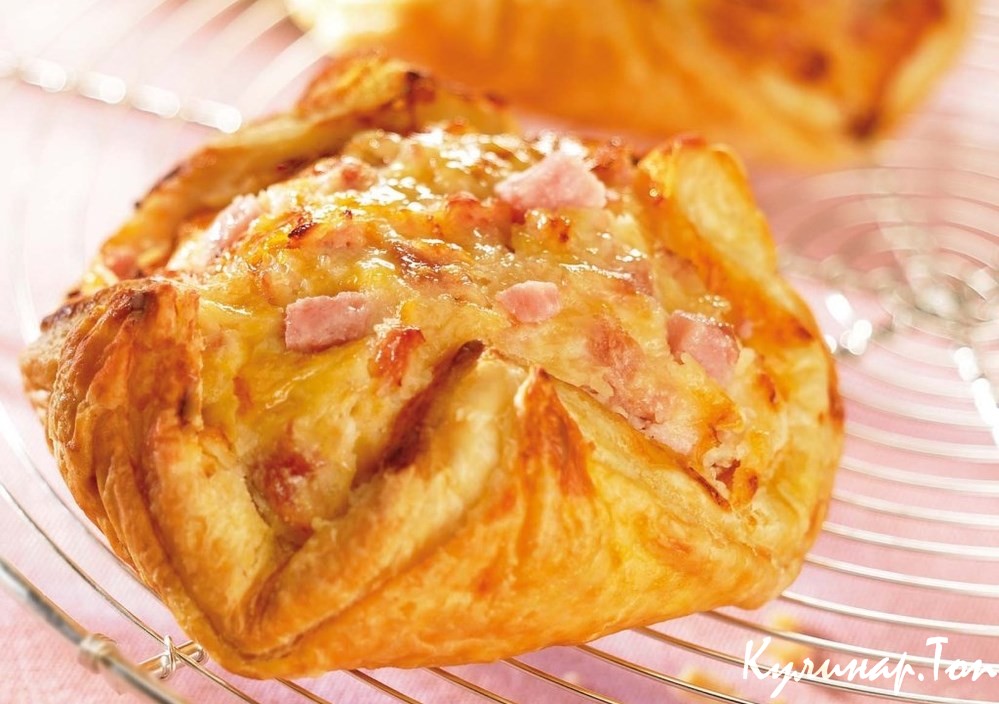 Корзиночки с колбасками и сыром