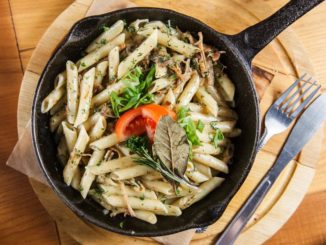 Макароны по-флотски с тушенкой