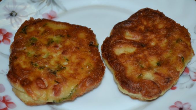 Оладьи с сыром и сосисками-07 Оладьи-пицца