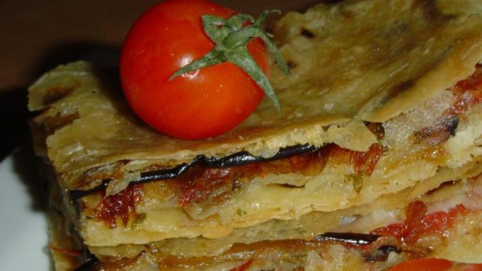 Пирог из лаваша с баклажанами и брынзой Пирог из лаваша с баклажанами и брынзой