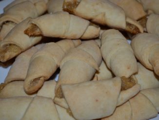 Домашние рогалики с яблочным пюре