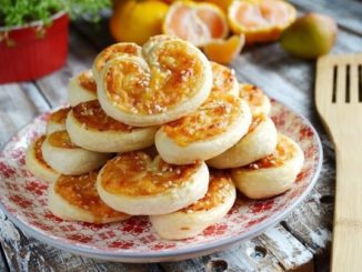 Слоеные "Ушки" с ветчиной