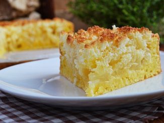 Творожной пирог с яблоками и кокосовой карамелью