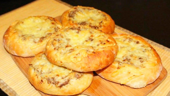 Ватрушки с сайрой Ватрушки с сайрой