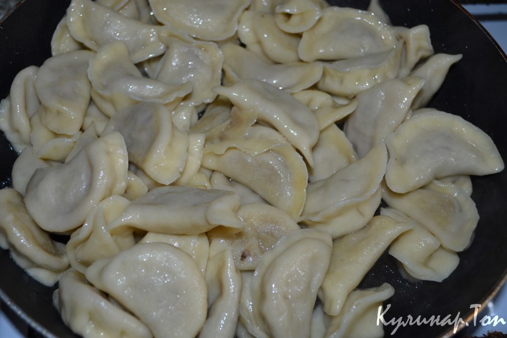 Жареные пельмени с сыром
