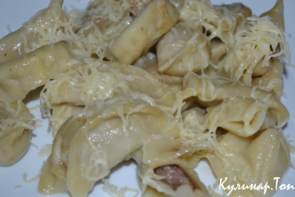 Жареные пельмени с сыром