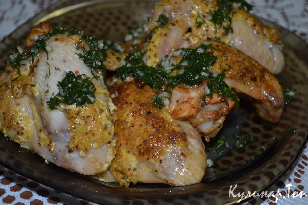 Куриные крылышки с чесночным соусом