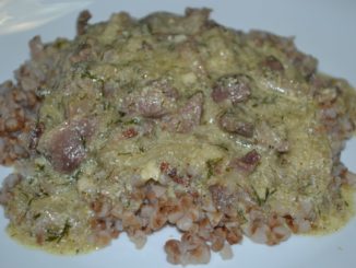 Куриные желудки, тушеные в сметане