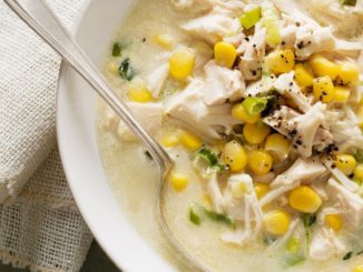 Куриный суп с кукурузой и яйцом