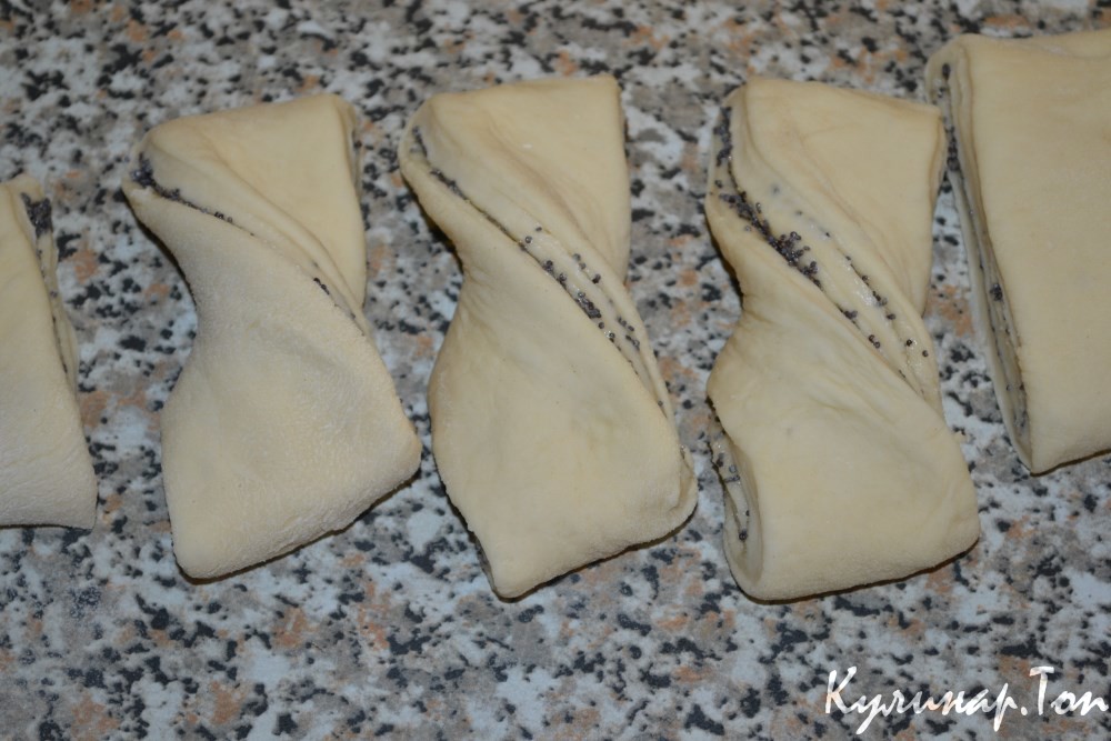 Булочки "Бантики с маком"