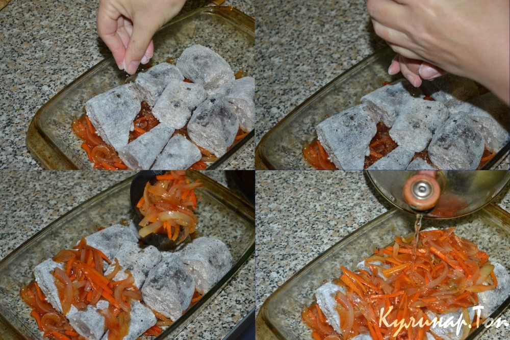 Минтай, запеченный с морковью и луком