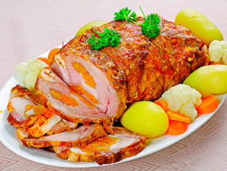 Мясной рулет с абрикосом