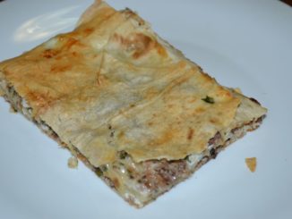 Пирог из лаваша с тунцом и сыром