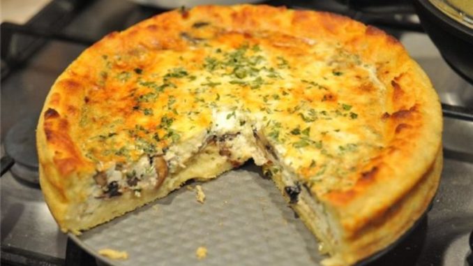 Пирог с томлёным мясом и горохом Пирог с томлёным мясом и горохом