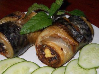 Рулеты из скумбрии с грибами и сыром