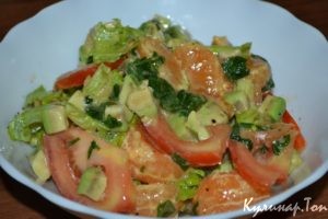 Салат с авокадо и мандаринами
