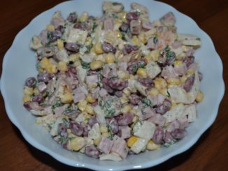 Салат с фасолью, кукурузой и ветчиной