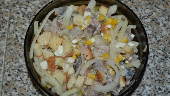 Салат со скумбрией и кукурузой-05 Салат со скумбрией и кукурузой
