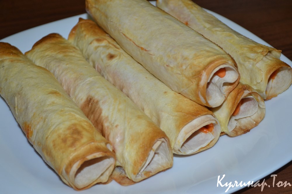 Сосиски с сыром в лаваше